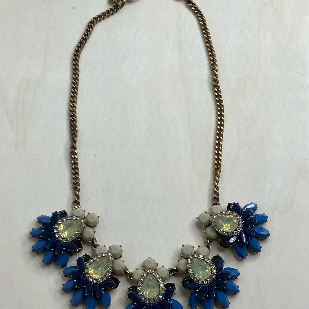 J. Crew Gemstone Cluster Statement Necklace Teardrop Crystals Blue Beige Gold ✨✨ - Picture 2 of 9